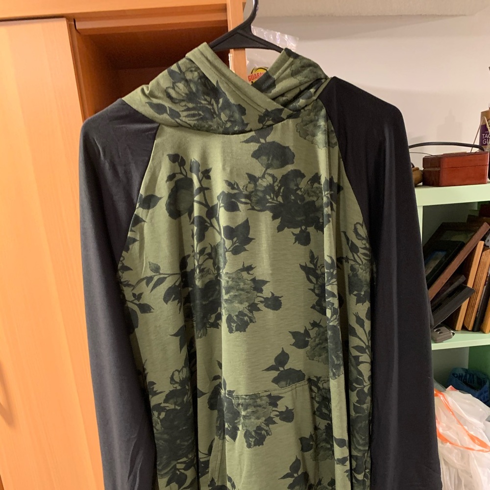 NWT Lularoe Amber hoodie